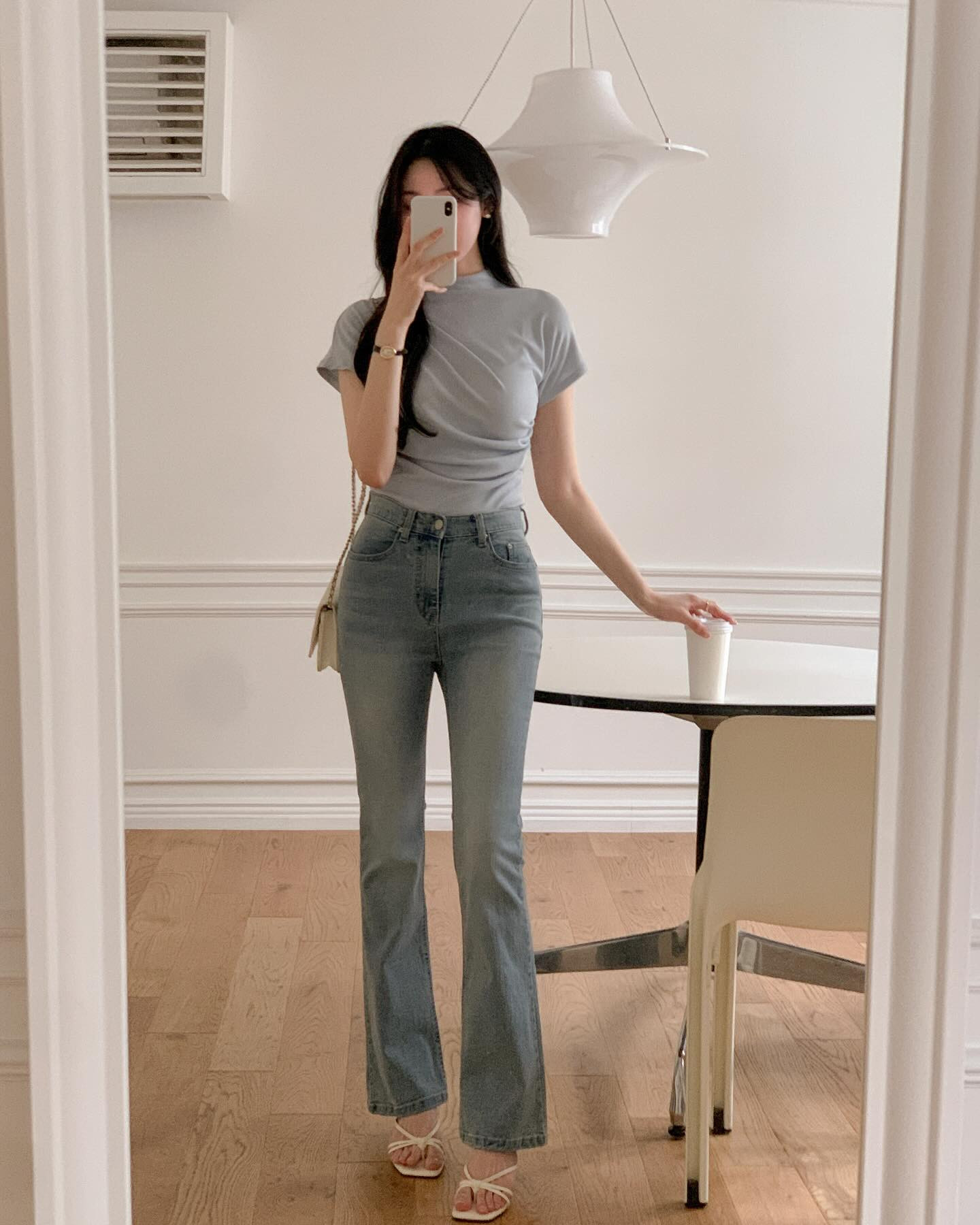4 mẫu quần jeans thịnh hành nhất mùa hè 2025- Ảnh 9.