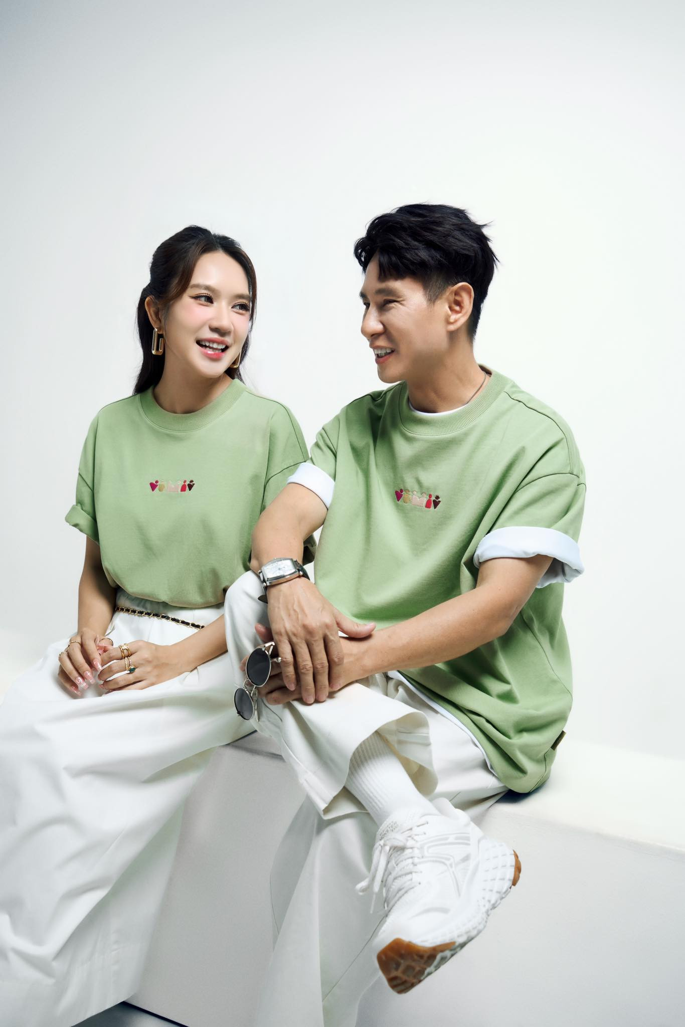 Chỉ bằng 2 câu phỏng vấn của mc Long Vũ, Minh Hà lộ