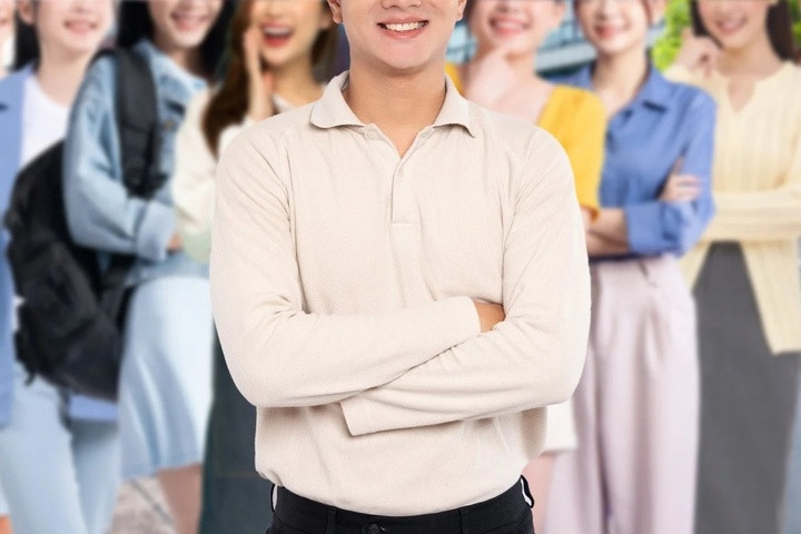 Dùng chứng minh thư giả, giảng viên Ngô hẹn hò với nhiều sinh viên. (Ảnh minh họa: SCMP)