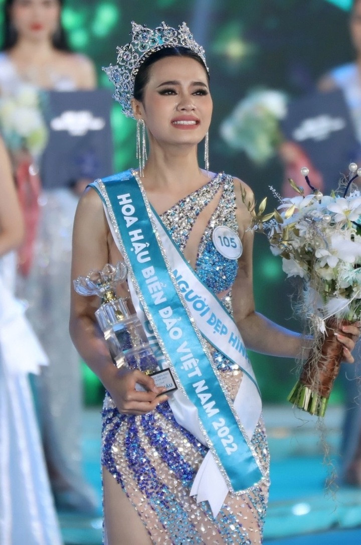 Đinh Như Phương đăng quang Hoa hậu Biển đảo Việt Nam 2022.