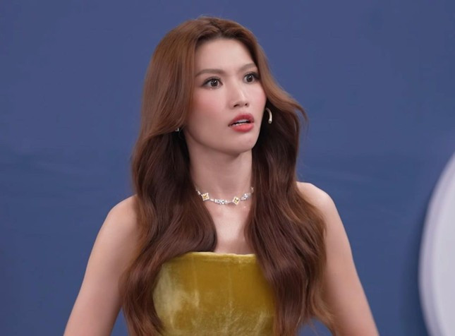 Một á hậu bị chỉ trích vì than phiền kẹt xe 4 tiếng ở TPHCM ảnh 1