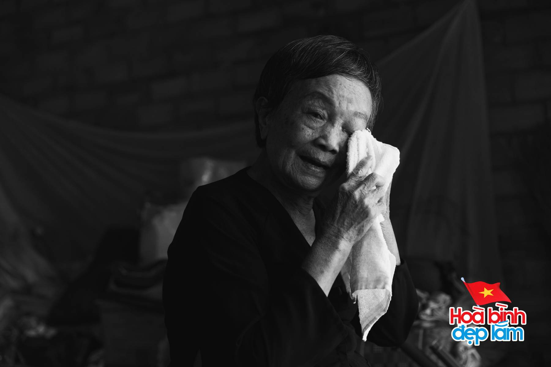 Một đời để thương: Câu chuyện của đôi vợ chồng thương binh chỉ còn một chân và lời hẹn ước giữa bom đạn- Ảnh 9.