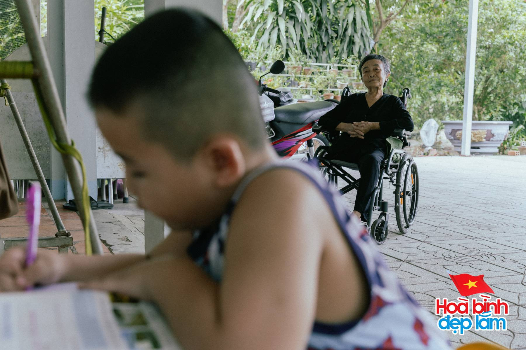 Một đời để thương: Câu chuyện của đôi vợ chồng thương binh chỉ còn một chân và lời hẹn ước giữa bom đạn- Ảnh 11.