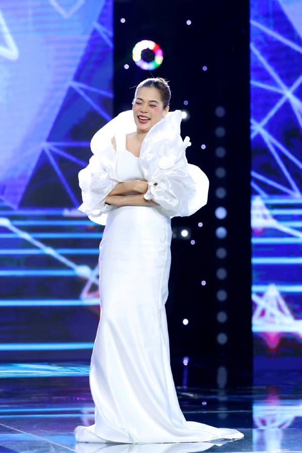 Nữ ca sĩ quê Quảng Bình nổi tiếng với danh xưng 'mỹ nhân ngư' giờ có cuộc sống như 'bà hoàng' ở tuổi ngoài 50- Ảnh 6.