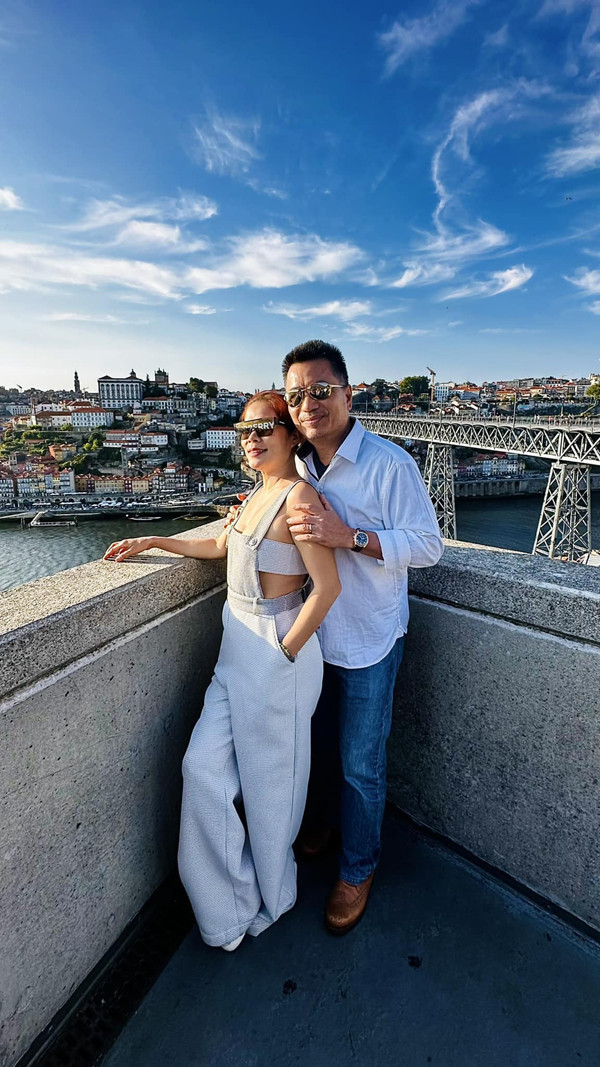 Nữ ca sĩ quê Quảng Bình nổi tiếng với danh xưng 'mỹ nhân ngư' giờ có cuộc sống như 'bà hoàng' ở tuổi ngoài 50- Ảnh 9.