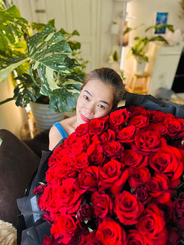 Nữ ca sĩ quê Quảng Bình nổi tiếng với danh xưng 'mỹ nhân ngư' giờ có cuộc sống như 'bà hoàng' ở tuổi ngoài 50- Ảnh 8.