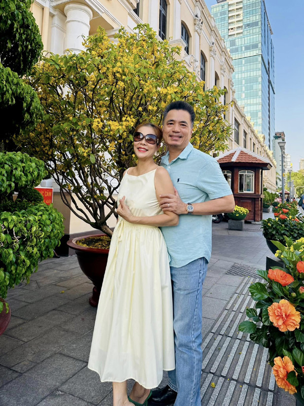 Nữ ca sĩ quê Quảng Bình nổi tiếng với danh xưng 'mỹ nhân ngư' giờ có cuộc sống như 'bà hoàng' ở tuổi ngoài 50- Ảnh 7.