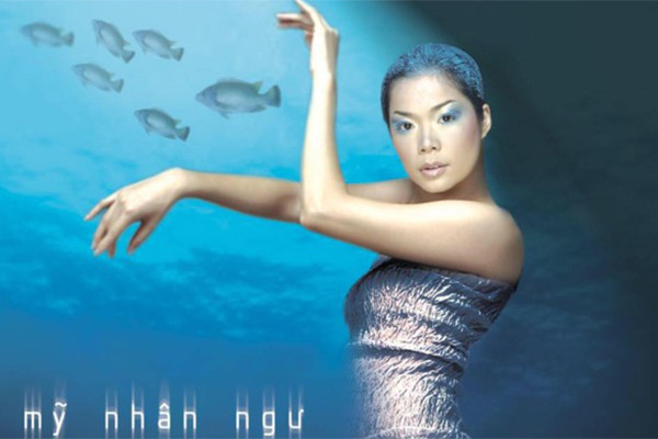 Nữ ca sĩ quê Quảng Bình nổi tiếng với danh xưng 'mỹ nhân ngư' giờ có cuộc sống như 'bà hoàng' ở tuổi ngoài 50- Ảnh 2.