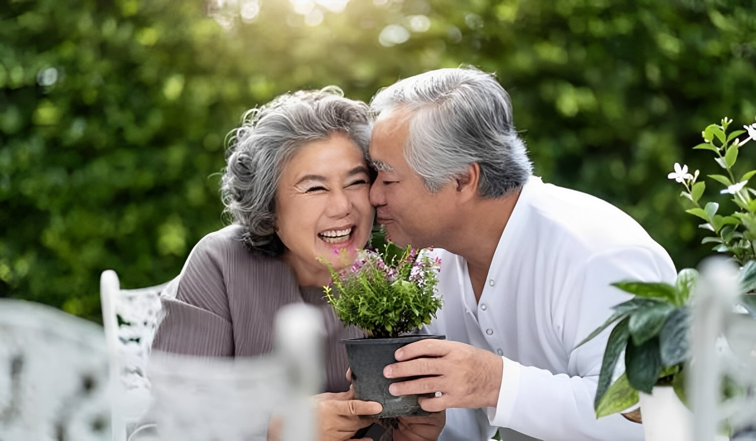 4 điều làm được ở tuổi trung niên, bạn sẽ có một tuổi già không phải lo lắng, an nhàn và hạnh phúc - Ảnh 1.