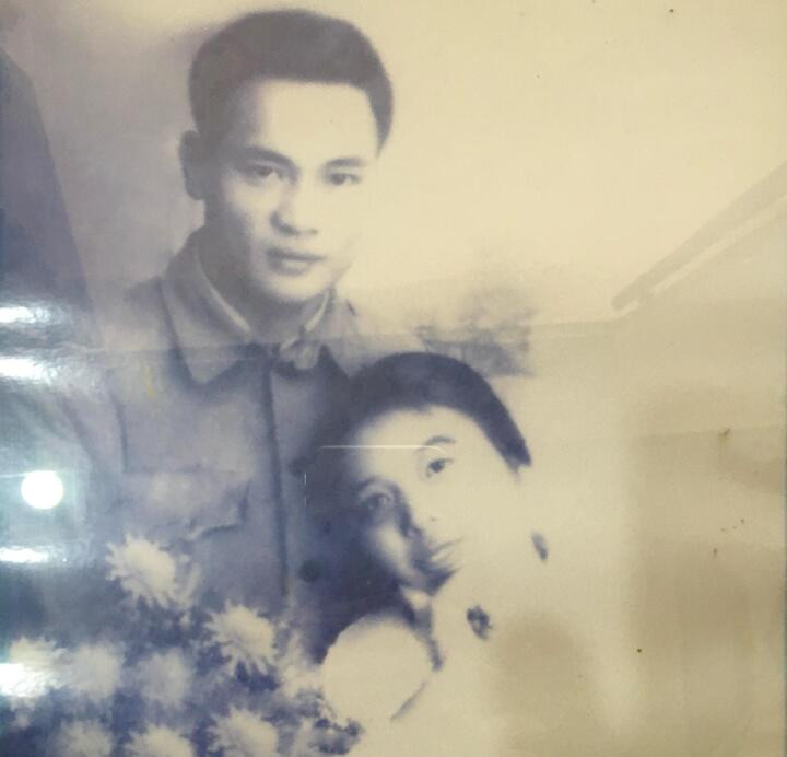 Ông bà ngoại của Ngọc Lam thời trẻ. (Ảnh: NVCC)