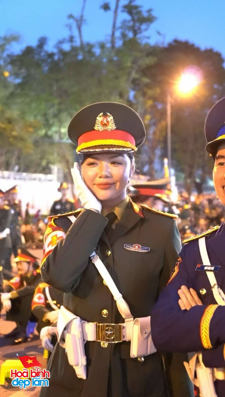 CLIP: Bắt trọn biểu cảm của Ngô Lâm Phương - nữ Trung úy cao 1m73 đang gây sốt- Ảnh 6.