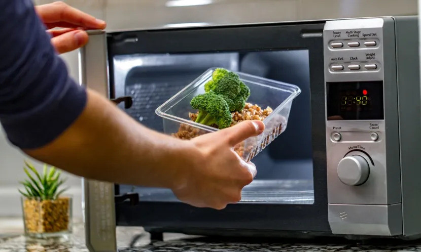 “Cơn bão vi nhựa” ẩn nấp trong 5 vật dụng nhà bếp, lúc nào cũng chờ cơ hội “quét sạch” sức khỏe cả gia đình- Ảnh 3.