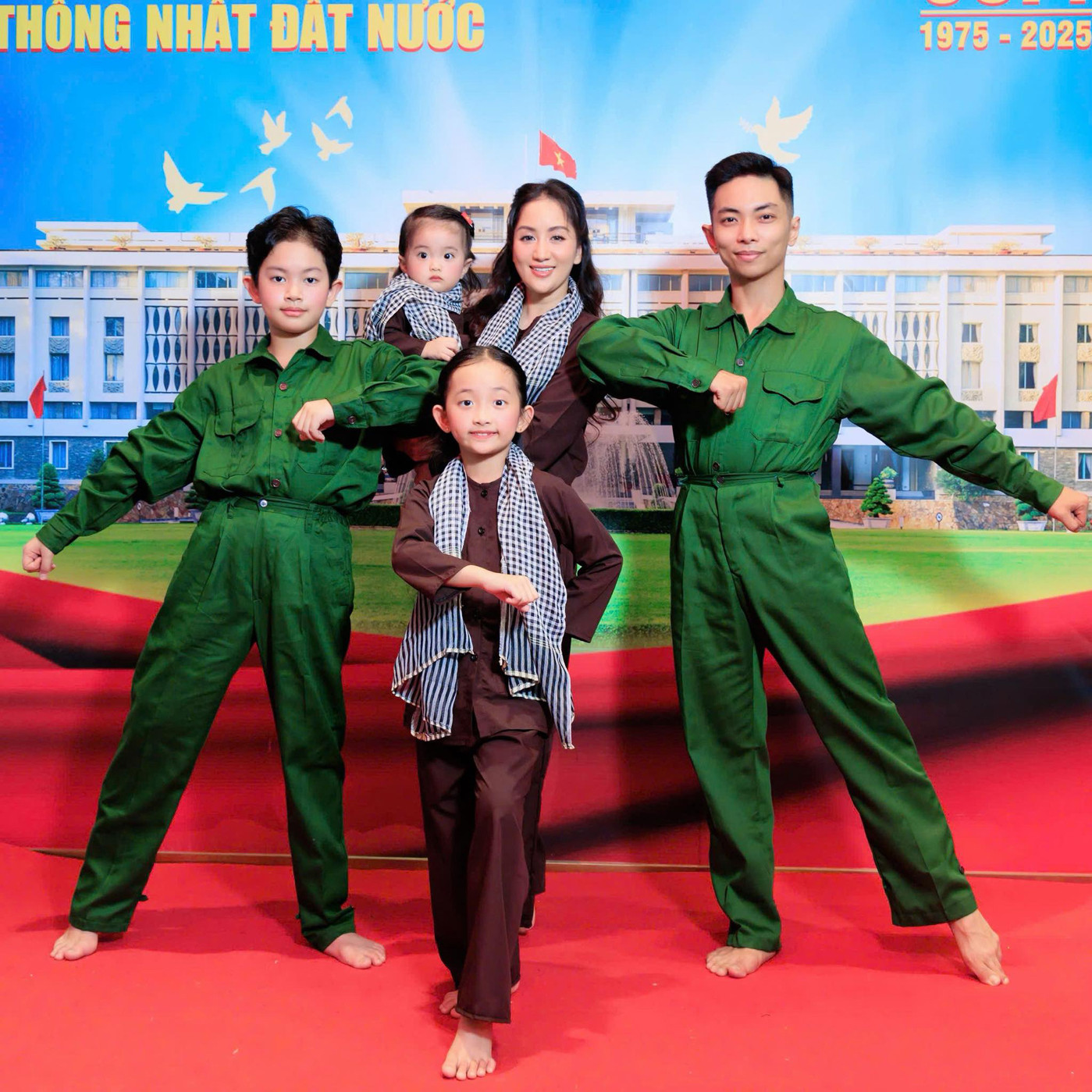 khanh thi phan hien 1 17456.jpg