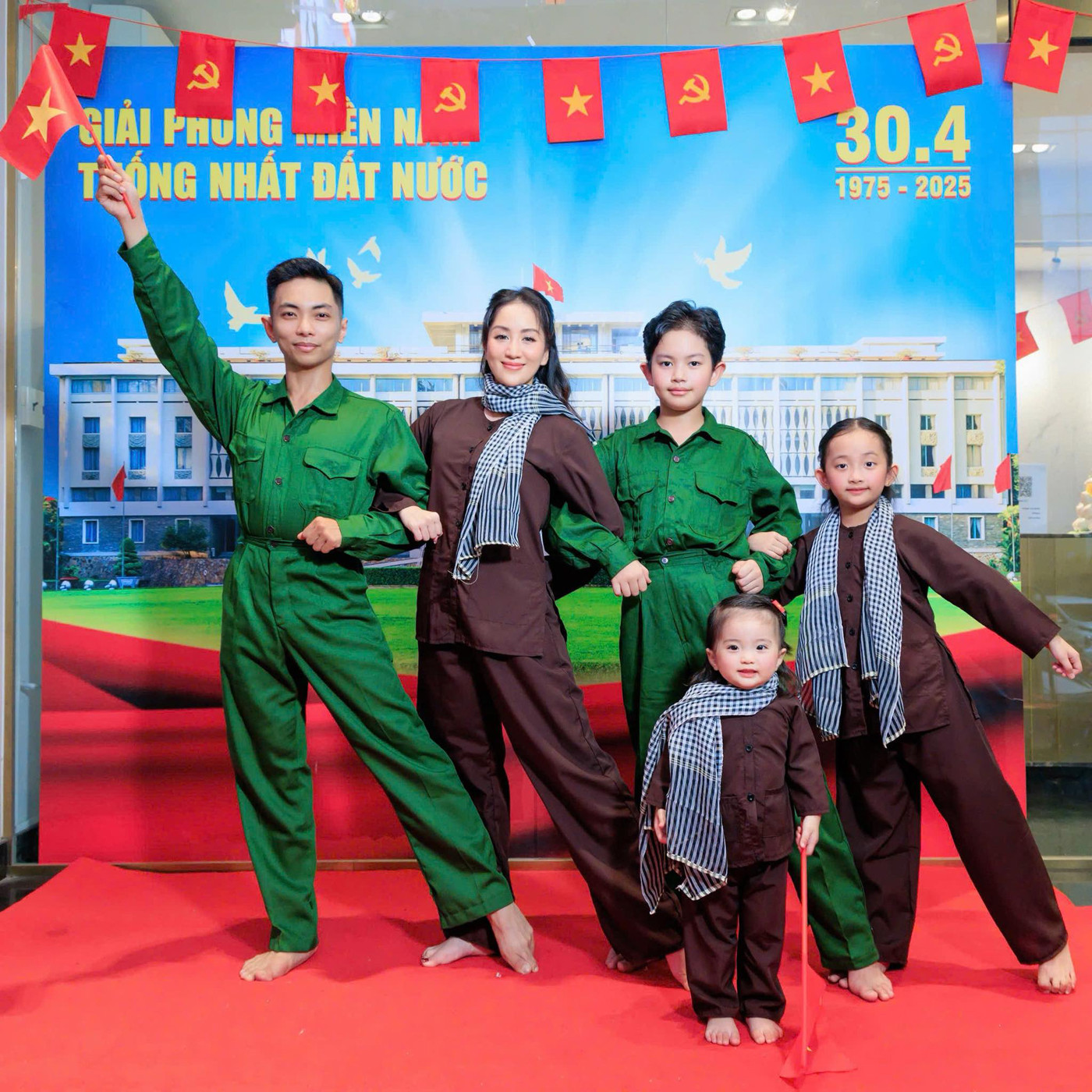 khanh thi phan hien 6 17456.jpg