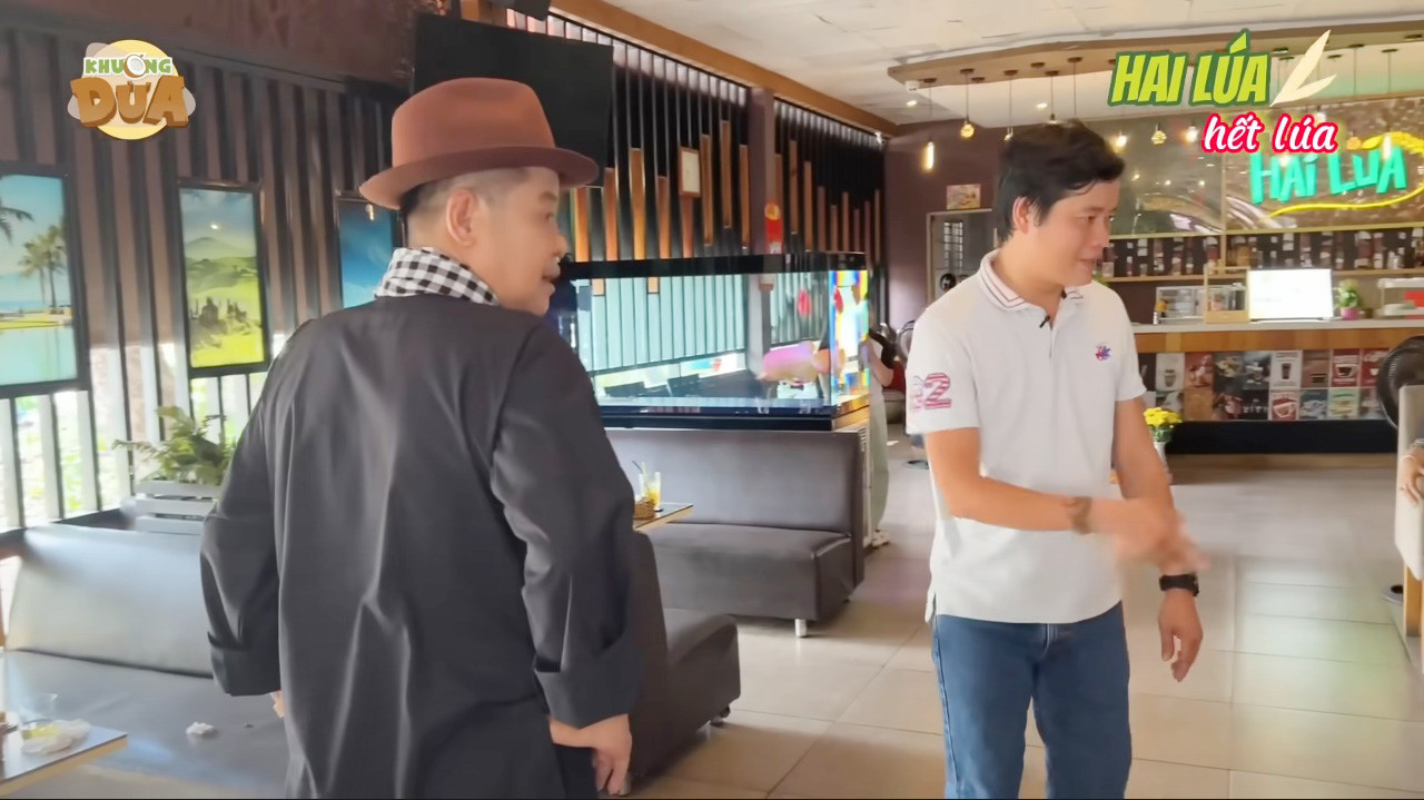 Biệt thự hoành tráng và nhà hàng mặt tiền bề thế của