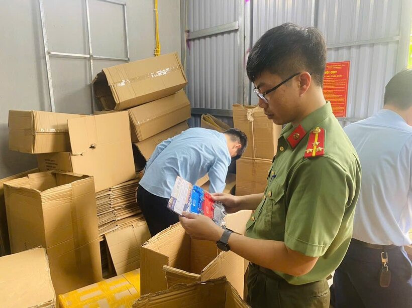 Cơ quan chức năng tiến hành xử phạt, tạm giữ tổng số đồ chơi không rõ nguồn