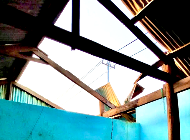 Mưa dông làm tốc mái 69 căn nhà ở Gia Lai ảnh 2