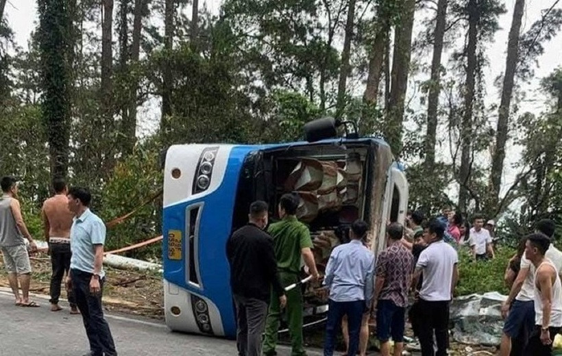 Hiện trường vụ tai nạn trên đèo Tam Đảo khiến 4 người thiệt mạng. Ảnh: Người lao động
