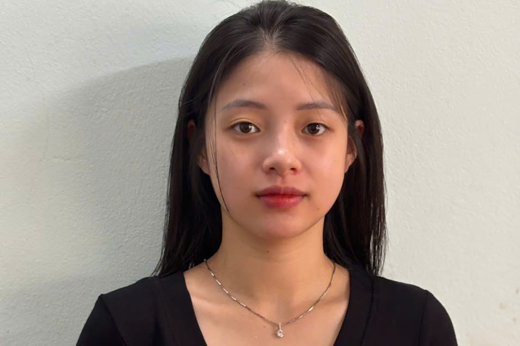 Bạn gái Đình Khánh bị khởi tố.jpg