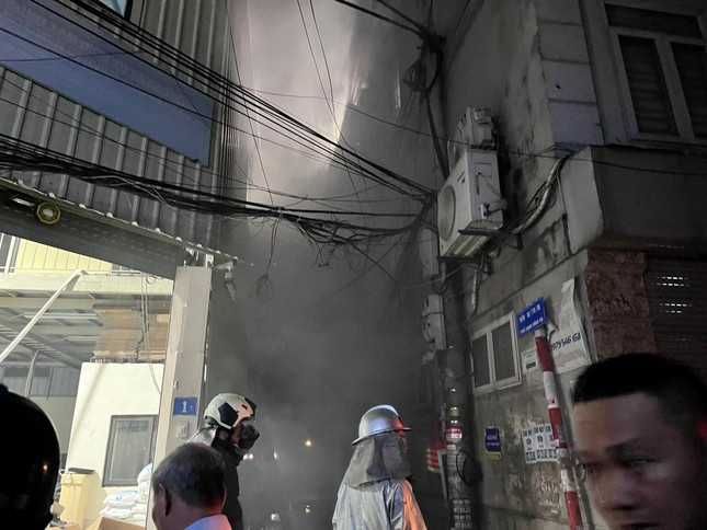 Hà Nội: Cháy nhà trong ngõ, 3 người tử vong ảnh 2