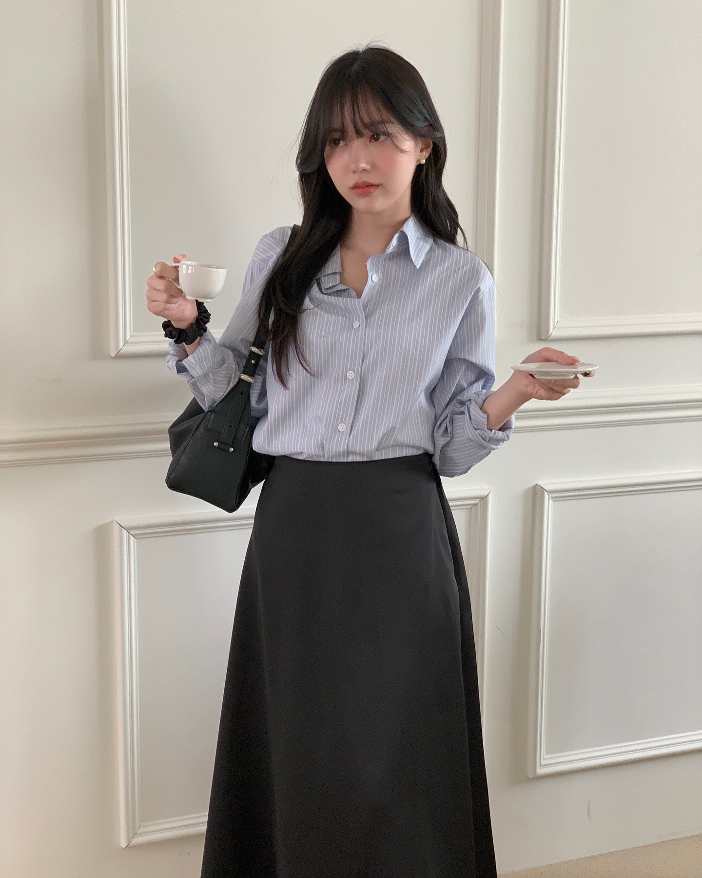 Vì sao không nên diện chân váy lụa tới công sở?- Ảnh 6.