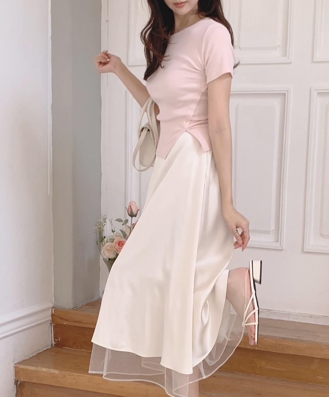 Vì sao không nên diện chân váy lụa tới công sở?- Ảnh 4.