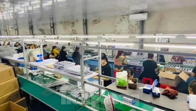 Đột kích xưởng sản xuất điện thoại 'chui' khuất nẻo ven thành phố Lạng Sơn ảnh 3