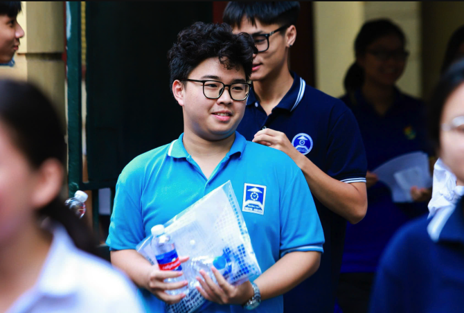 Hơn 1,1 triệu thí sinh đăng ký dự thi tốt nghiệp THPT 2025- Ảnh 1.