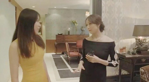 Cuộc sống như nữ hoàng trong siêu dinh thự của