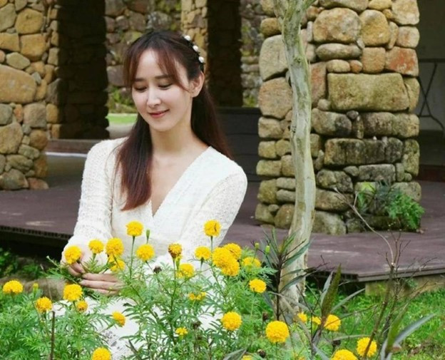 Cuộc sống như nữ hoàng trong siêu dinh thự của