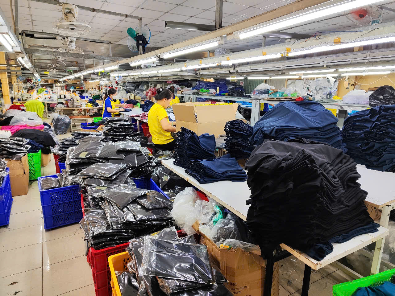 Doanh nghiệp họp khẩn tìm giải pháp ứng phó thuế suất 46%- Ảnh 2.