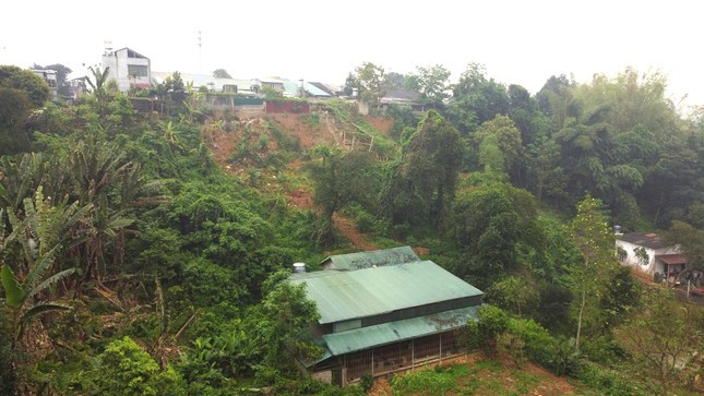 Đường sụt trượt, nhà nứt toác, nhiều hộ dân ở TP Lào Cai phải di dời khẩn cấp- Ảnh 10.