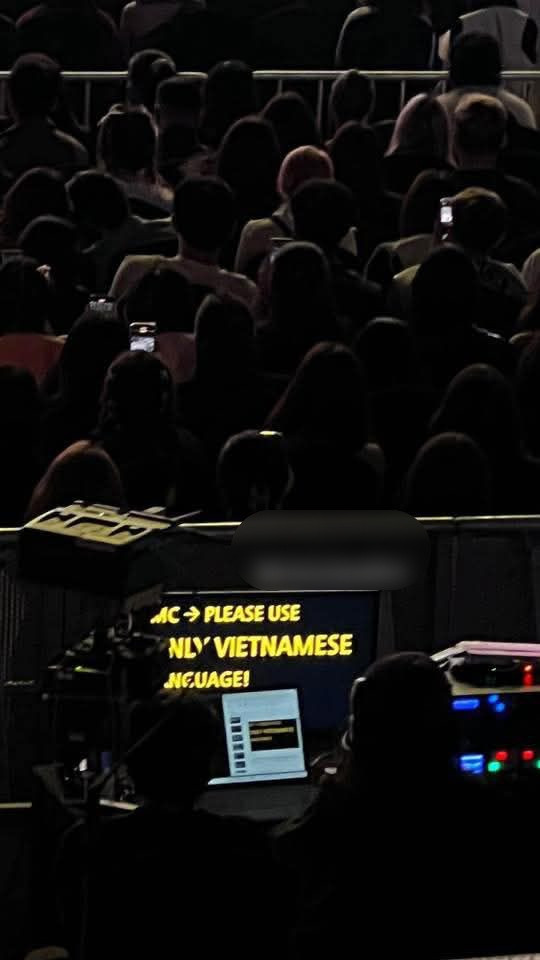 Xôn xao tấm bảng BTC nhắc nhở Khánh Vy nhiều lần khi cô dùng tiếng Hàn giao tiếp với Jisoo thay vì tiếng Việt- Ảnh 3.