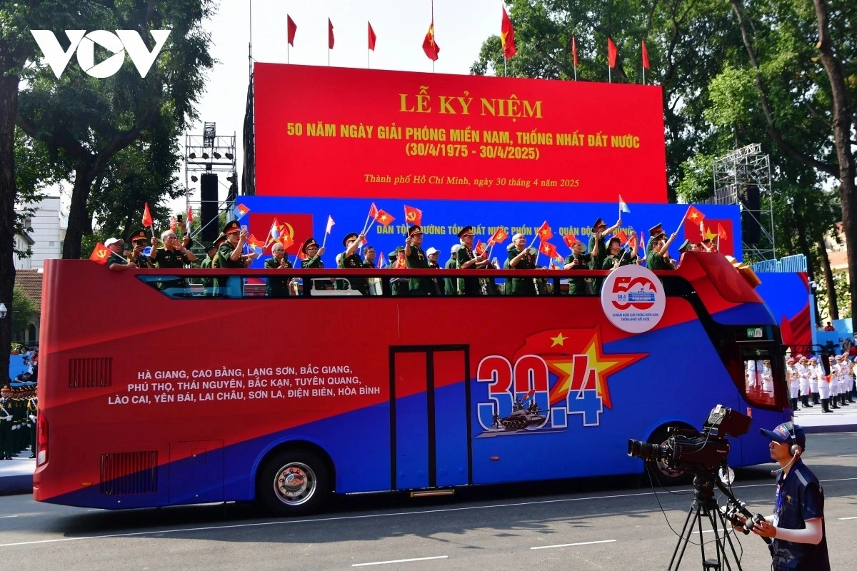 nhung khoi dieu hanh dac biet trong le ky niem 50 nam thong nhat dat nuoc hinh anh 2