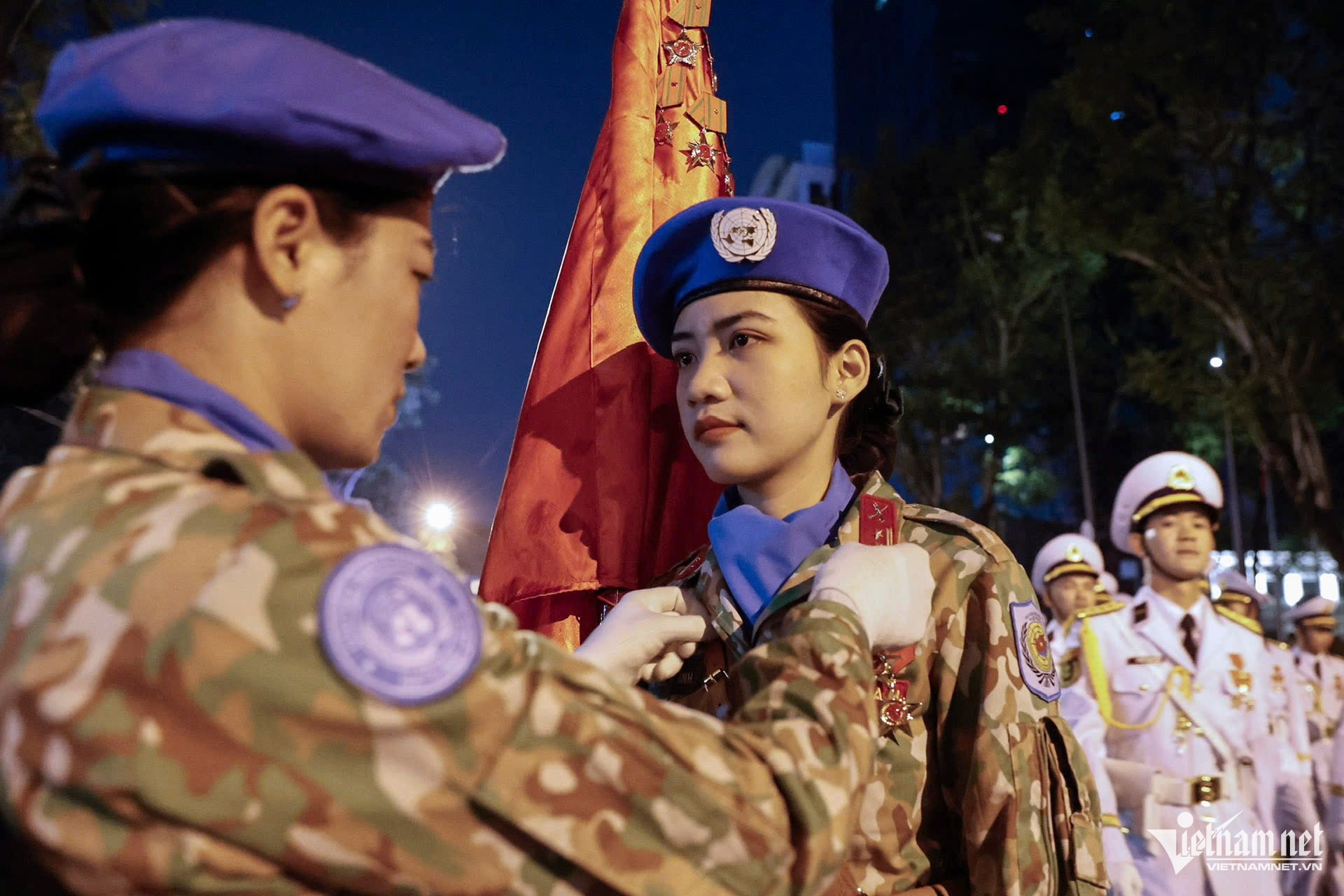 W-nữ chiến sĩ.jpg