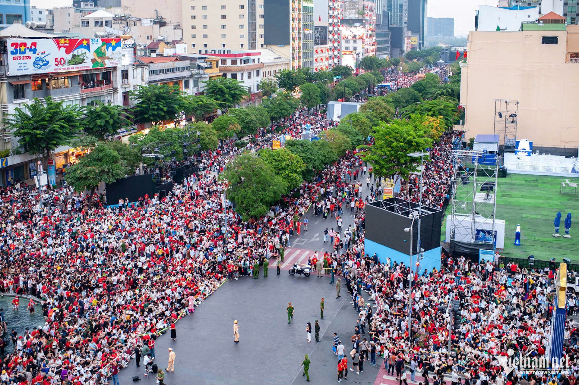 W-nguyễn huệ.jpg