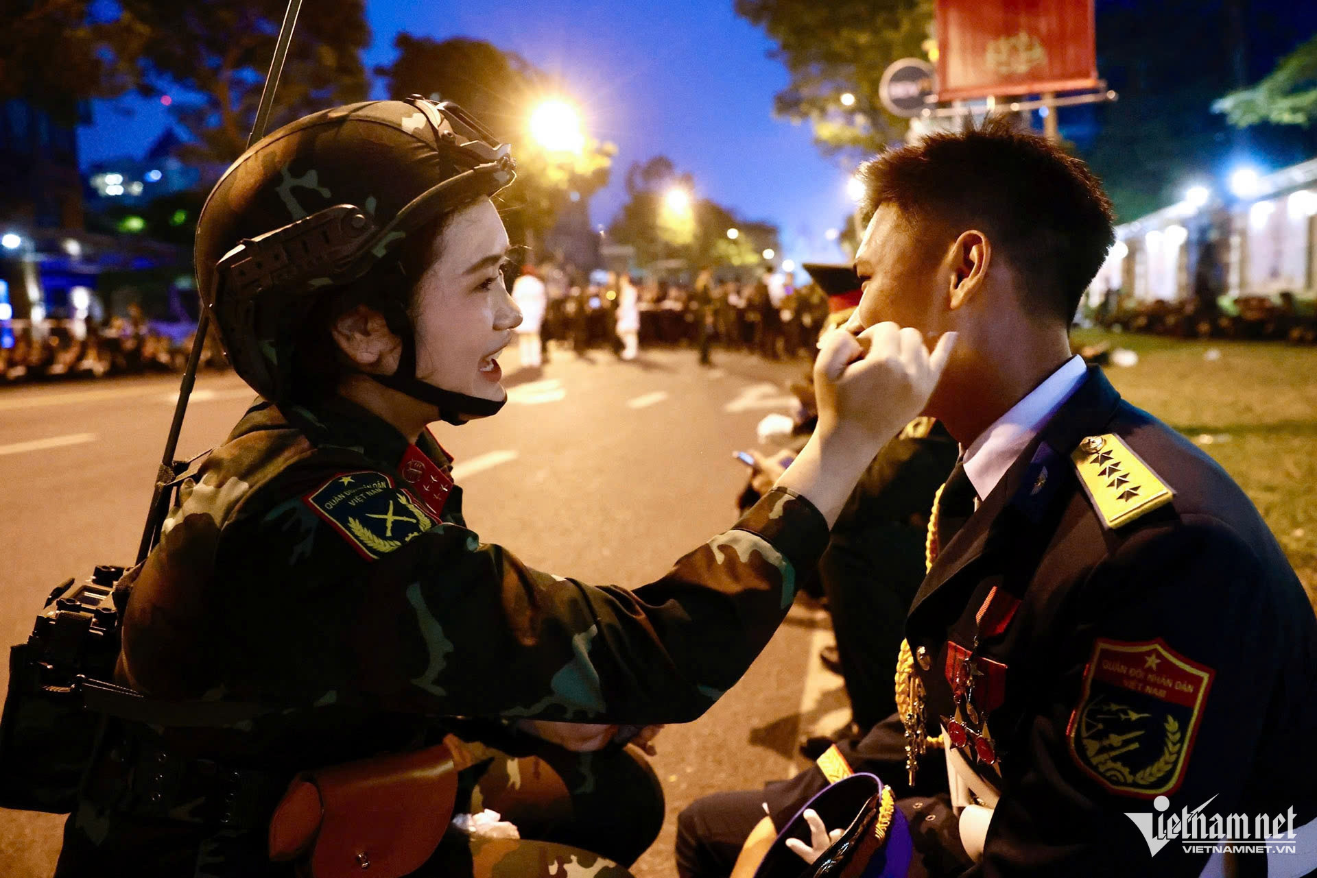 W-nữ chiến sĩ 2.jpg