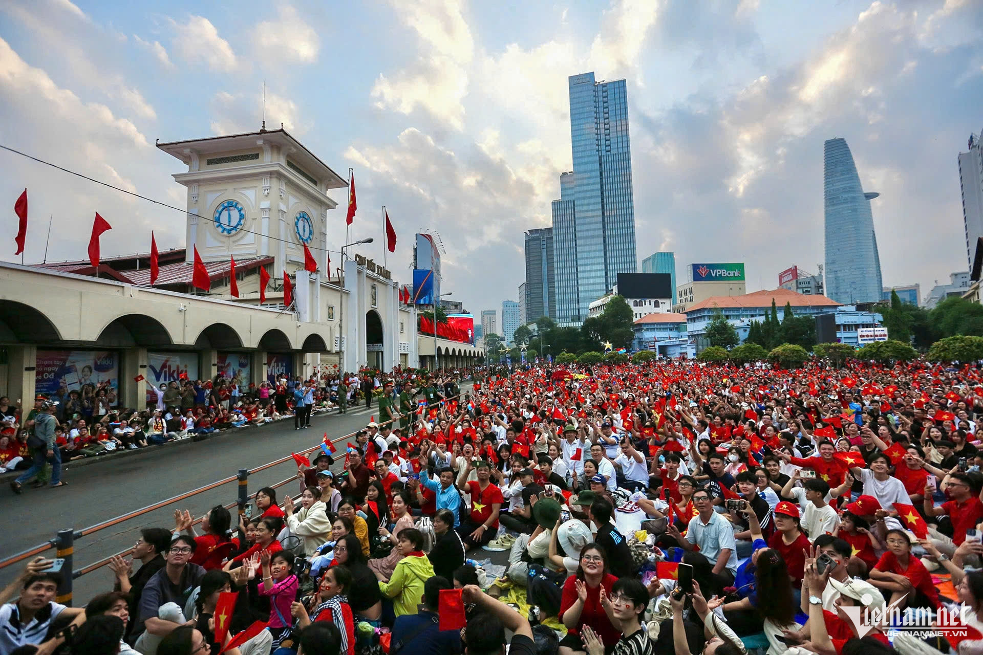 W-Tắc nghẽn.jpg