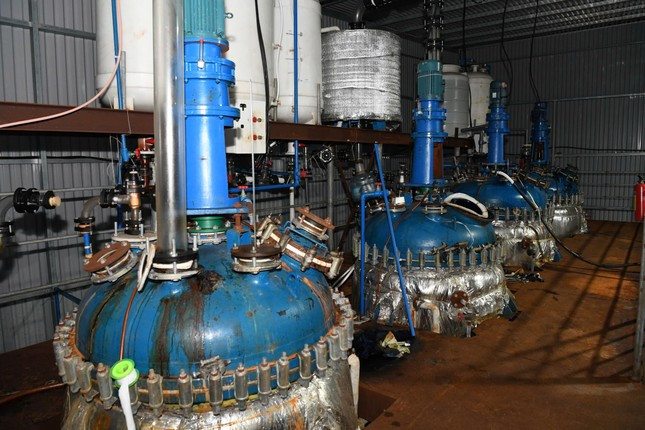 Cảnh 'chết chóc' còn lại ở công xưởng sản xuất 1,4 tấn ketamin ảnh 10