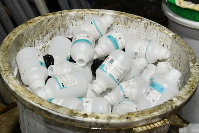 Cảnh 'chết chóc' còn lại ở công xưởng sản xuất 1,4 tấn ketamin ảnh 9