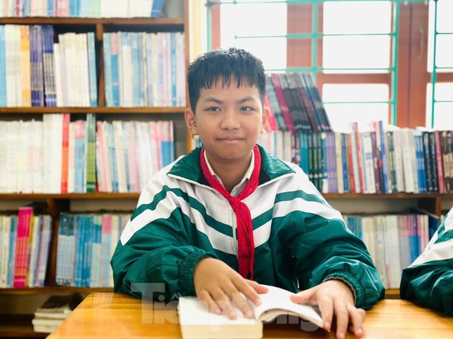 Cậu học trò khiếm thị lan toả niềm đam mê đọc sách ảnh 5