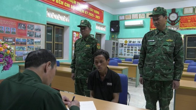 Một phụ nữ bị bán qua biên giới trở về sau 14 năm, tố giác tên tội phạm cùng thôn- Ảnh 2.