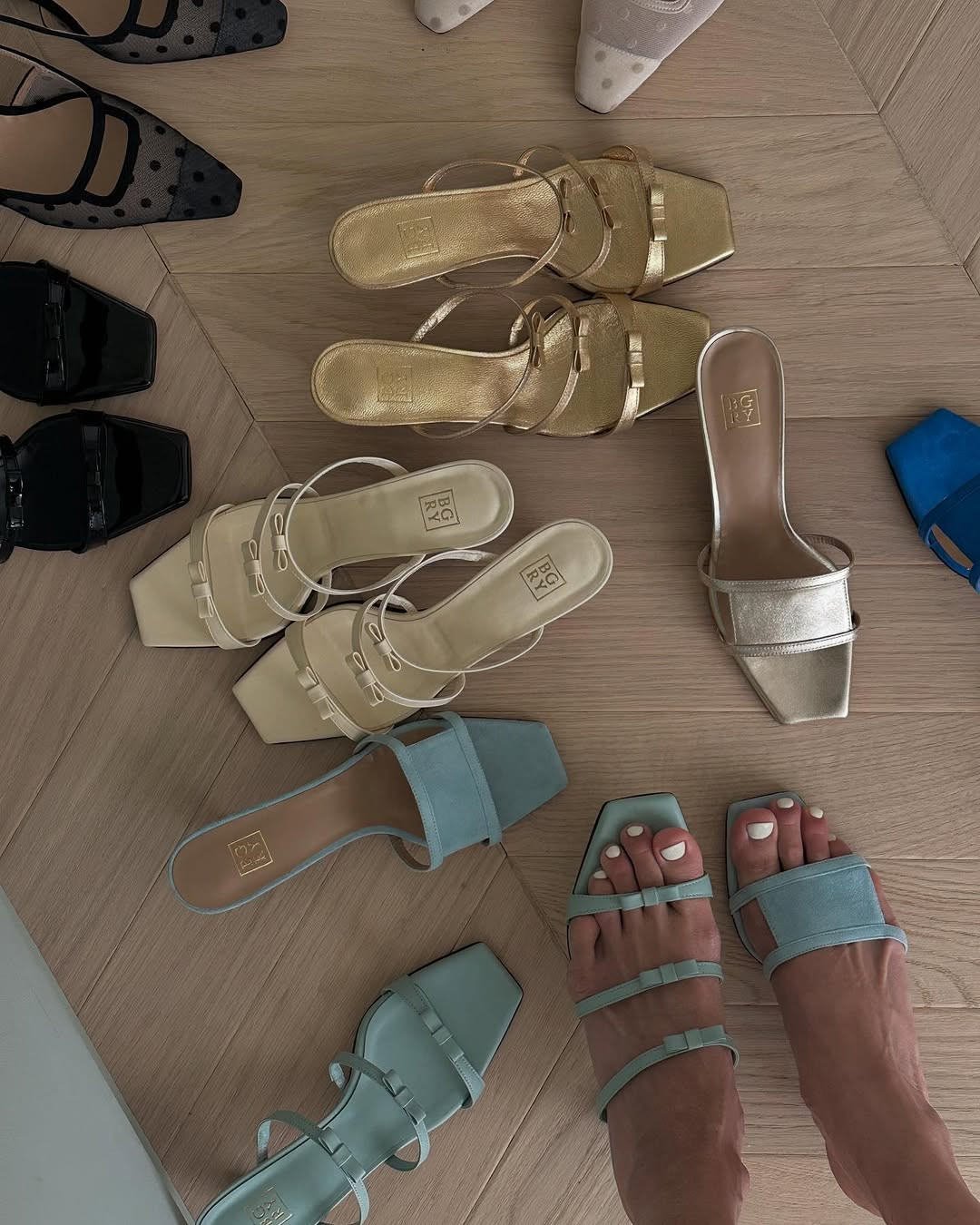 Quần âu diện cùng giày gì để trông trẻ trung hơn?- Ảnh 5.