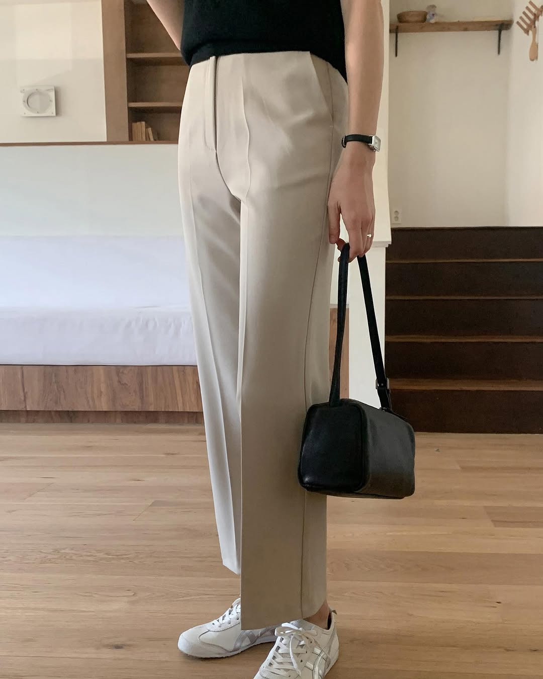 Quần âu diện cùng giày gì để trông trẻ trung hơn?- Ảnh 3.