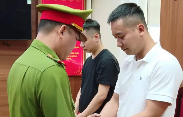 Quang Linh Vlogs bị khởi tố.