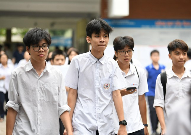 Tuyển sinh lớp 10 ở Hà Nội: Băn khoăn điểm chênh giữa hai nguyện vọng ảnh 1