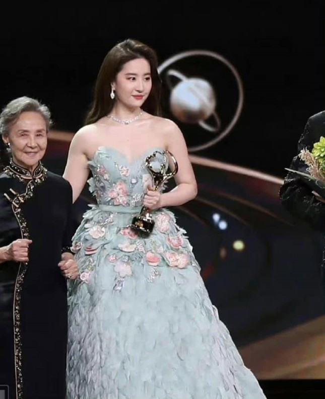 Vì sao Lưu Diệc Phi quyết không thay đổi nhược điểm khiến cô hiếm khi cười? ảnh 10