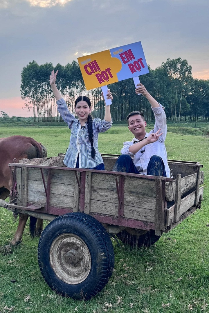 Công ty cổ phần Tập đoàn Chị Em Rọt (CER Group) do Quang Linh Vlogs và Hằng Du Mục làm cổ đông chính.