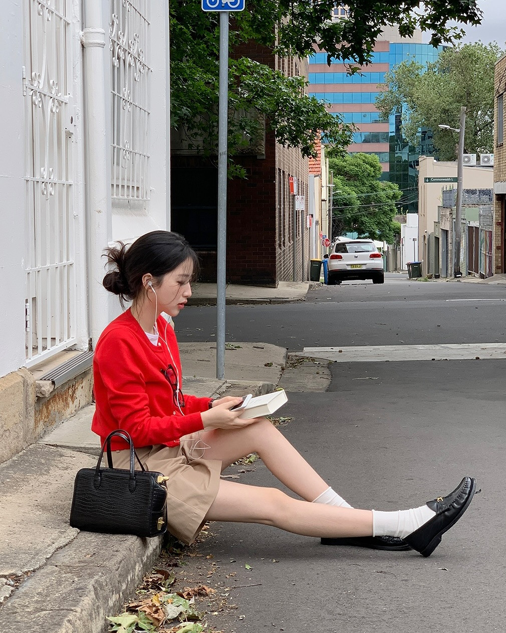 5 mẫu giày đẹp vượt thời gian dành cho nàng thích phong cách tối giản- Ảnh 2.