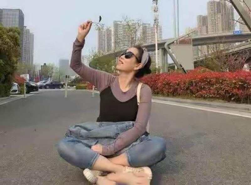 Lý Thúy Anh, bà ngoại 57 tuổi ở Thanh Đảo (Trung Quốc) từng gây sốt cộng đồng mạng vì ngoại hình trẻ trung như thiếu nữ đôi mươi. (Ảnh: Sohu)